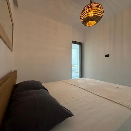 Previllage Red 9-10-11