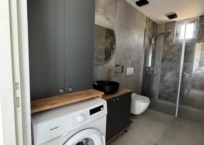 Previllage Red 9-10-11 דירה