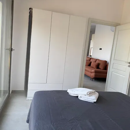 Previllage Red 9-10-11 Apartment *