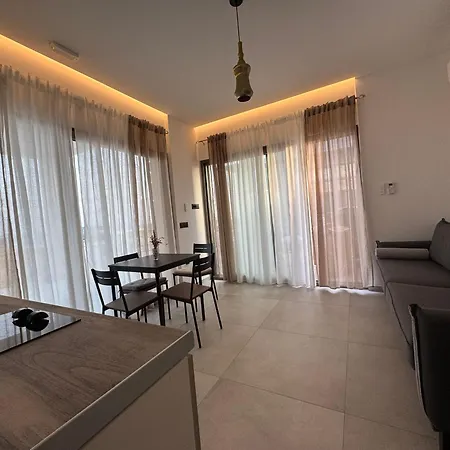 Previllage Red 9-10-11 *